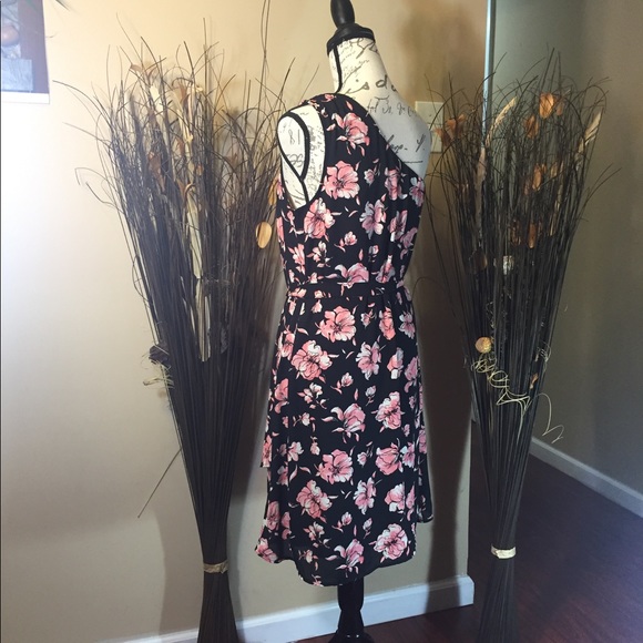 DR2 Floral Dress - Picture 4 of 4
